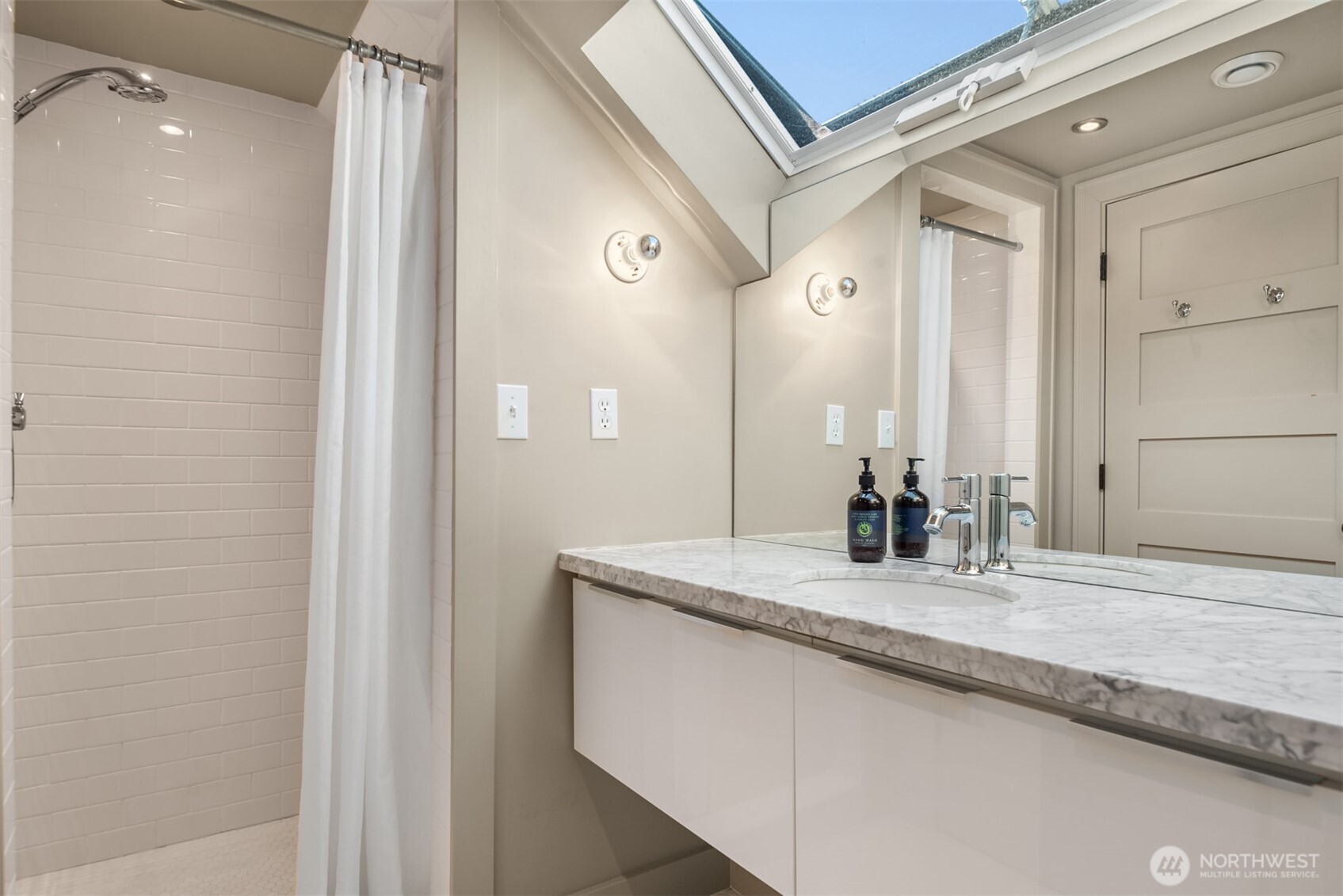 7735 Overlake Drive W Medina WA 98039
