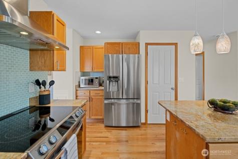 19811 13th Place W Lynnwood WA 98036