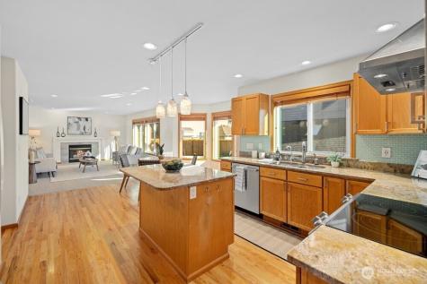 19811 13th Place W Lynnwood WA 98036