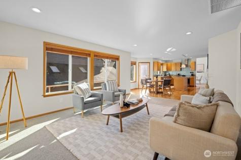 19811 13th Place W Lynnwood WA 98036