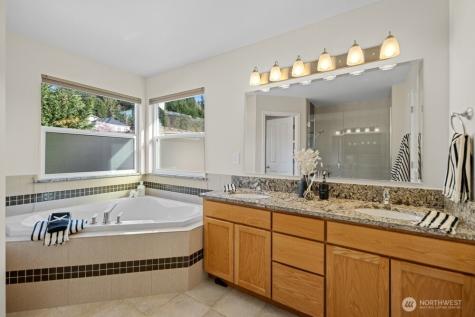 19811 13th Place W Lynnwood WA 98036