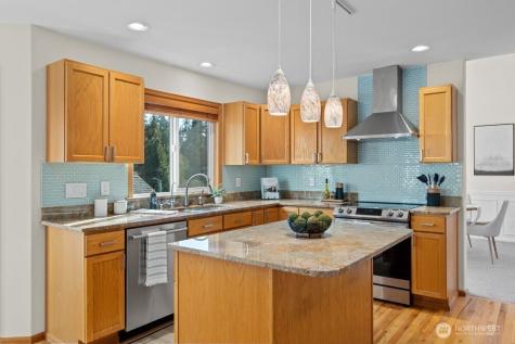 19811 13th Place W Lynnwood WA 98036