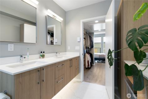 1709 20th Avenue Seattle WA 98122