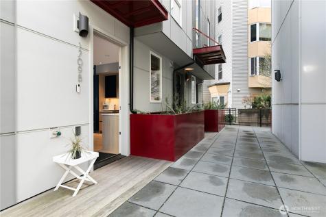 1709 20th Avenue Seattle WA 98122