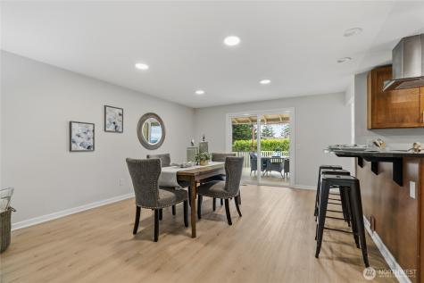 2017 Jones Circle SE Renton WA 98055
