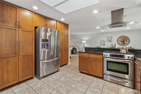 2017 Jones Circle SE Renton WA 98055