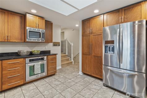 2017 Jones Circle SE Renton WA 98055