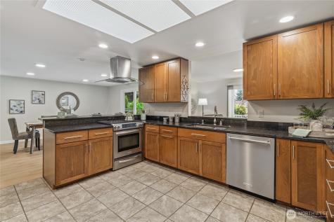 2017 Jones Circle SE Renton WA 98055