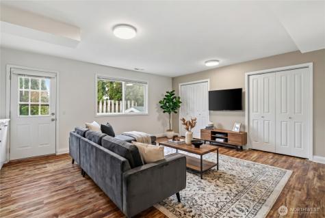 2017 Jones Circle SE Renton WA 98055