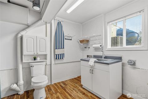 2017 Jones Circle SE Renton WA 98055