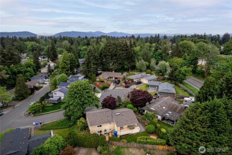 2017 Jones Circle SE Renton WA 98055