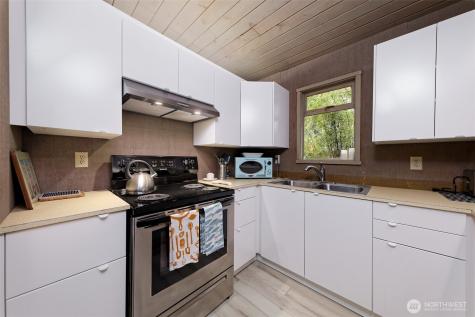 731 E Promontory Road Shelton WA 98584