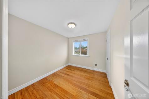 861 NW Haslo Place Oak Harbor WA 98277
