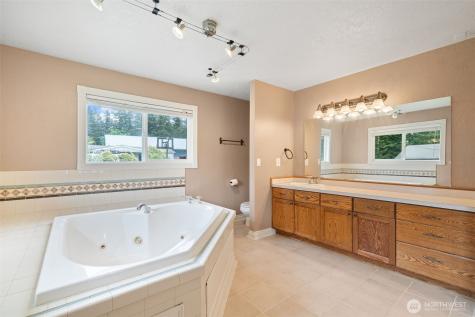 507 Williams Finney Road Kelso WA 98626
