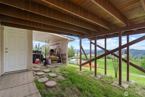 507 Williams Finney Road Kelso WA 98626