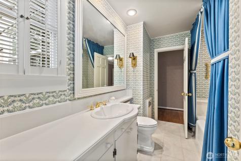 1 Forest Glen Lane SW Lakewood WA 98498