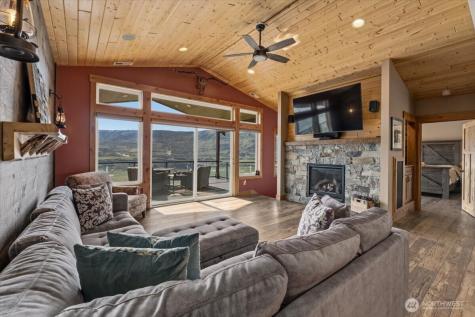 525 Columbia View Road Chelan WA 98816