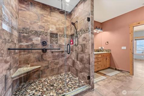 525 Columbia View Road Chelan WA 98816