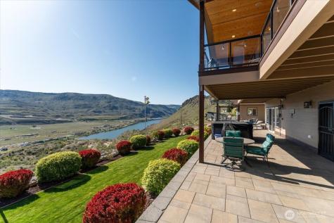 525 Columbia View Road Chelan WA 98816