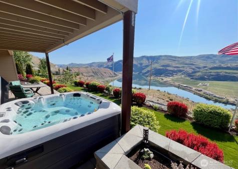 525 Columbia View Road Chelan WA 98816