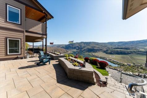 525 Columbia View Road Chelan WA 98816