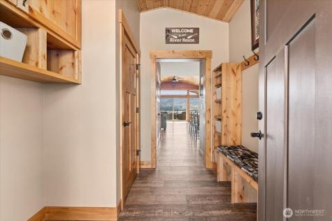 525 Columbia View Road Chelan WA 98816