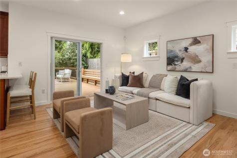 10729 23rd Avenue NE Seattle WA 98125