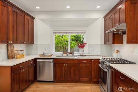 10729 23rd Avenue NE Seattle WA 98125