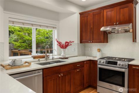 10729 23rd Avenue NE Seattle WA 98125