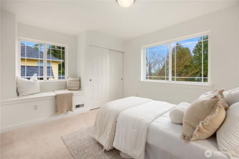 10729 23rd Avenue NE Seattle WA 98125