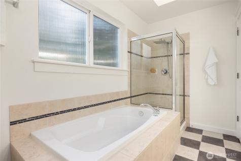 10729 23rd Avenue NE Seattle WA 98125