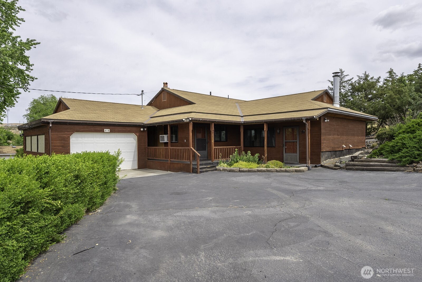618 1st Avenue NE Soap Lake WA 98851