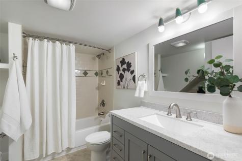 551 NE 84th Street Seattle WA 98115