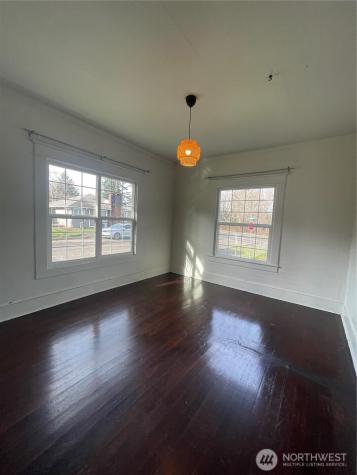 2101 Henkle Street Raymond WA 98577