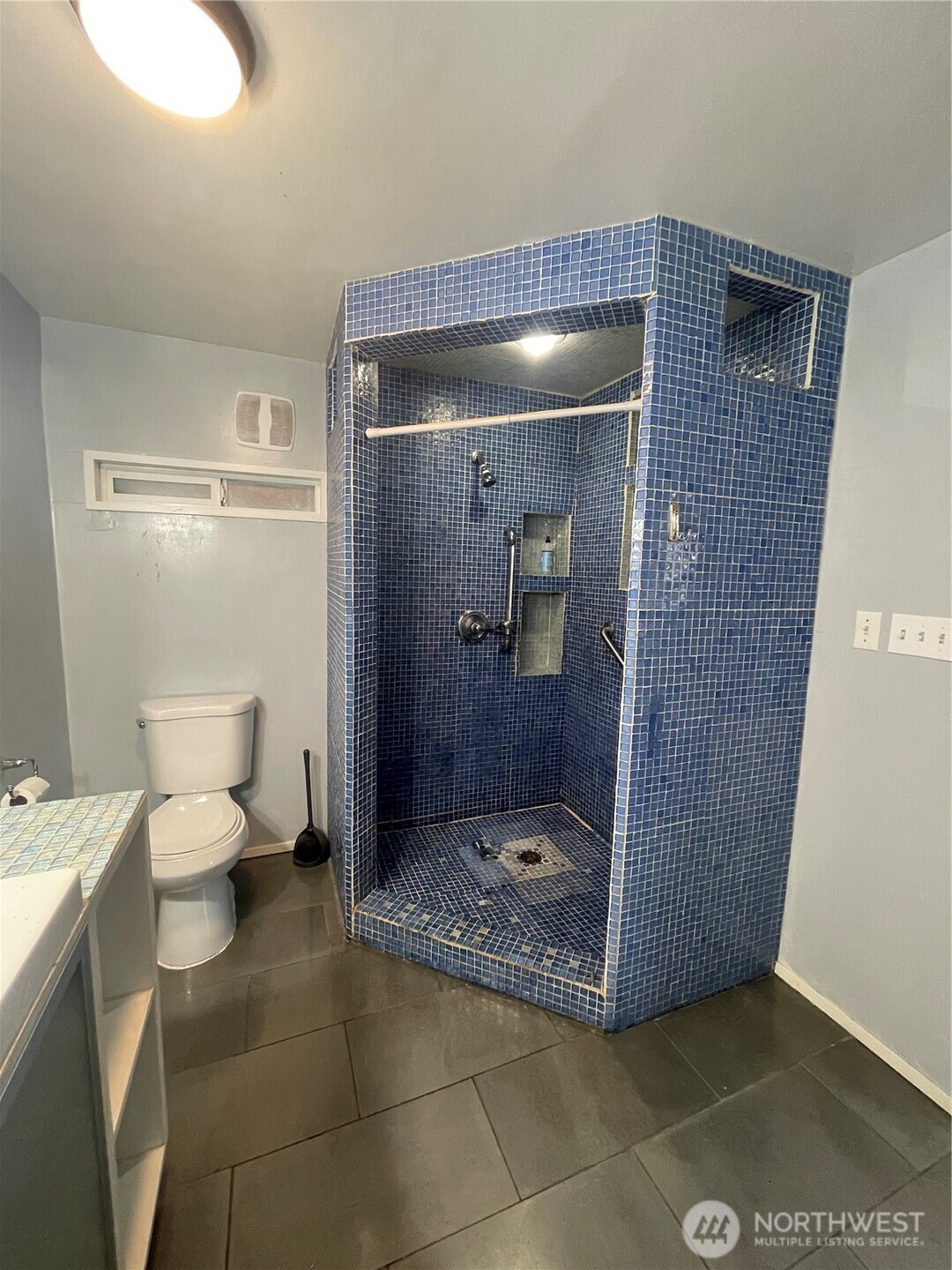 2101 Henkle Street Raymond WA 98577