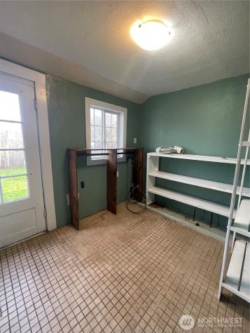 2101 Henkle Street Raymond WA 98577