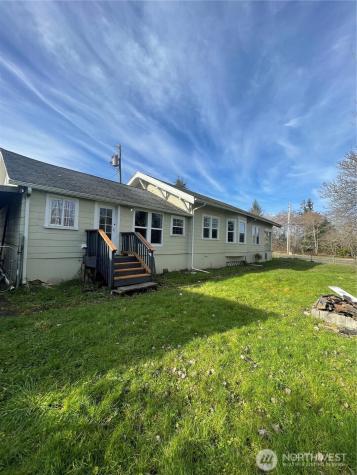2101 Henkle Street Raymond WA 98577