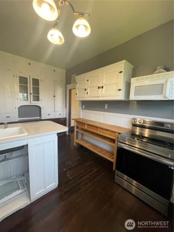 2101 Henkle Street Raymond WA 98577