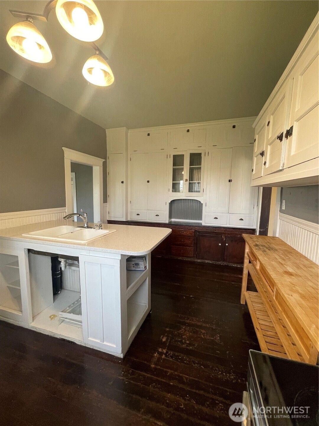 2101 Henkle Street Raymond WA 98577