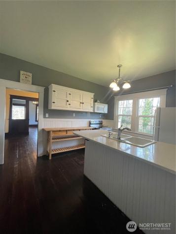 2101 Henkle Street Raymond WA 98577