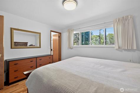 13828 183rd Avenue SE Renton WA 98059
