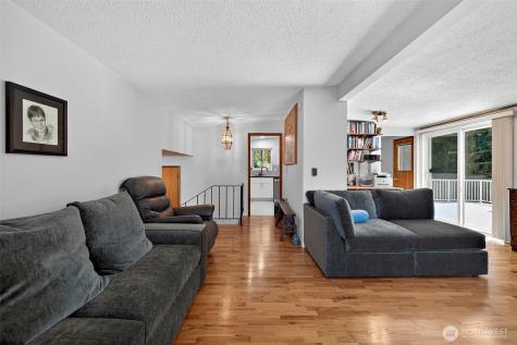 13828 183rd Avenue SE Renton WA 98059