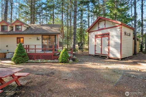 611 N Rainbow Way Hoodsport WA 98548