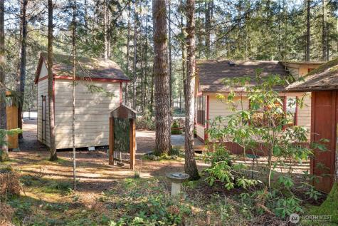 611 N Rainbow Way Hoodsport WA 98548