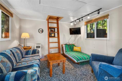 611 N Rainbow Way Hoodsport WA 98548