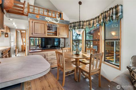 611 N Rainbow Way Hoodsport WA 98548