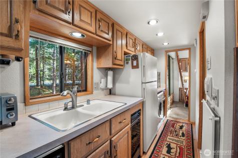 611 N Rainbow Way Hoodsport WA 98548