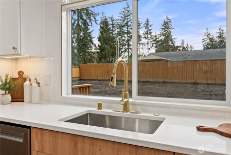 35851 12th Avenue SW Federal Way WA 98023