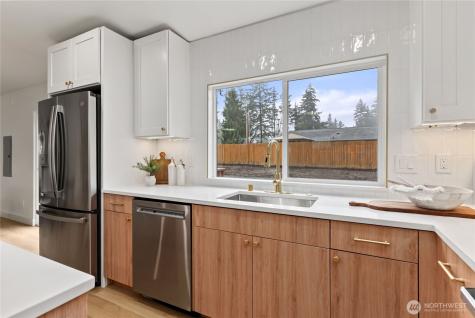 35851 12th Avenue SW Federal Way WA 98023