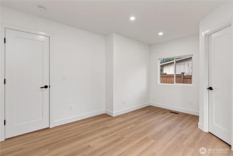 35851 12th Avenue SW Federal Way WA 98023